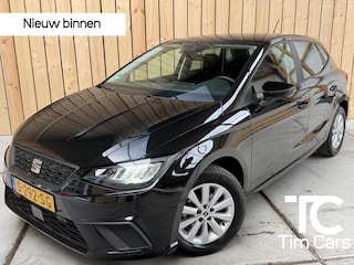 Seat Ibiza 1.0 EcoTSI Style Business Intense Apple CarPlay/Android Auto | Climate & cruise control | LED verlichting | Lichtmetalen velgen | Navigatiesysteem | Rijstrooksensor | Voorstoelen verwarmd | Parkeersensoren voor en achter