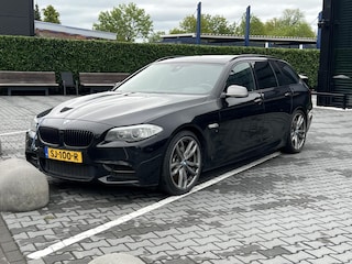 BMW 5-serie Touring M550xd, EURO 6, PANORAMADAK, LEDER, HUD, CLIMATE CONTROL, CRUISE CONTROL, STOELVERWARMING, LICHTMETAAL 20"