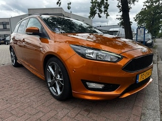 Ford Focus Wagon 1.0 125pk ST-Line Airco/ECC,Cruisecontrol,Navigatie