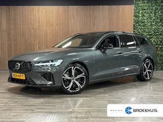 Volvo V60 T6 AWD Recharge Ultra Dark | Trekhaak | 360 Camera | Schuifdak | Head-Up Display | Harman Kardon | Adaptieve Cruise Control | Stoelverwarming voor+achter | Stuurwielverwarming | Full LED Meesturende koplampen | Pilot Assist | BLIS Dode Hoek Detectie | Elektrische voorstoelen geheugen | Lederen bekleding | Zitting verlenging voorstoelen | Lederen dashboard | Google Infotainment | Keyless Drive | Parkeersensoren voor+achter | Privacy Glass | Elektrisch bedienbare achterklep | DAB Radio | Apple Carplay/Android Auto | Volvo On Call met mobiele App functie | Forest Lake Metallic |