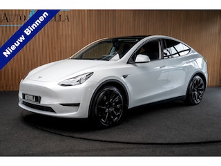 Tesla Model Y SOH: 95,8% Navi 360° Leer ACC Autopilot PDC Elektr. achterklep Stoelverwarmimg voor en achter Stuurverwarming Optie: Full Self-Driving Capability BTW auto