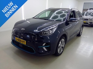 Kia Niro E-NIRO EXECUTIVELINE 64 kWh (100% SOH) I SCHUIF/KANTELDAK I STOELVERWARMING I APPLE CARPLAY I PREMIUM AUDIO