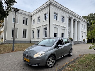 Fiat Punto Grande 1.4 AUTOMAAT 5 DEURS
