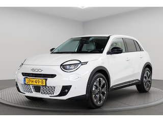 Fiat 600 1.2 145PK Hybrid La Prima | Tot 8 Jaar Garantie | Kunstlederen Bekleding | Camera | Climate Controle | Navigatie | Stoelverwarming | Keyless | Apple Caplay & Android Auto |