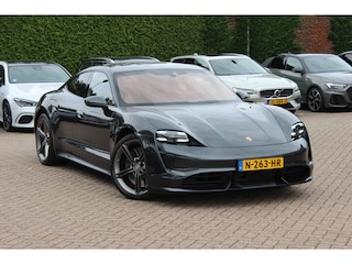 Porsche Taycan Turbo 93 kWh / 360Camera / Passenger Display / Achterasbesturing / Luchtvering / Nachtzicht / 20'' / Keyless / Bose / Sportchrono / Matrix LED / Ventilatie+Verwarmd / Dodehoek / DAB / ACC
