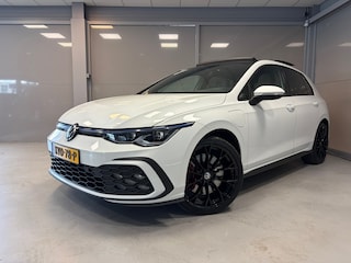 Volkswagen Golf GTE 1.4 eHybrid | panorama-dak | iQ Light | 19" lichtmetalen velgen |