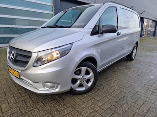 Mercedes-Benz Vito full options 100.000km dealer auto 1e eig cruise bumpers in kleur lm 3-pers climate control zeer mooi