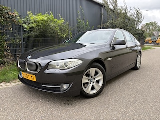 BMW 520i High Executive / AUTOMAAT / LEER / NAVI / CRUISE