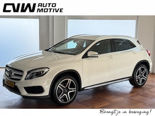 Mercedes-Benz GLA 200 AMG line | Navigatie | 19 inch AMG velgen | Bi-Xenon | Camera | PDC voor+achter | Half lederen sportstoelen met stoelverwarming | Bluetooth | Airconditioning | Volledige onderhoudshistorie aanwezig!
