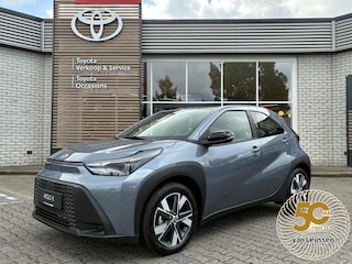 Toyota Aygo HYBRID 115 PLAY NIEUW & DIRECT LEVERBAAR!!! APPLE/ANDROID CLIMA AD-CRUISE CAMERA 17" LM-VELGEN