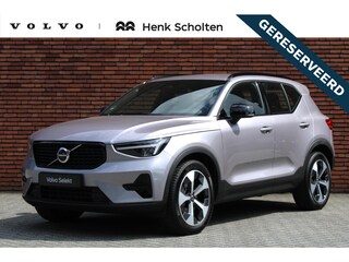 Volvo XC40 B4 Plus Dark | Trekhaak, inklapbaar | Stoel-/stuurwielverwarming | Premium audio by Harman Kardon | Elektrisch verstelbare voorstoelen met geheugenfunctie | Adaptieve cruise control | 19 inch. lichtmetalen velgen | Pilot assist | BLIS | Apple carplay/ Android auto |
