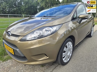 Ford Fiesta 1.25 Champion perfect onderhouden! Zeer nette wagen en pas 67.381km gereden!