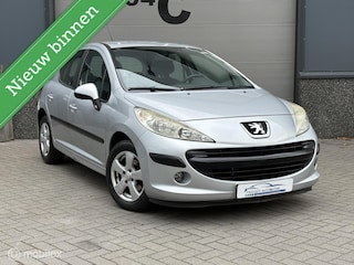 Peugeot 207 1.4-16V XS Airco/Trekhaak Leuke auto