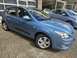 Hyundai i30 1.6i Dynamic Beschadigingen zie foto's