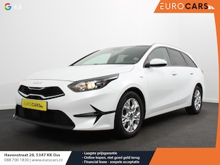 Kia Ceed Sportswagon 1.5 T-GDi 160pk Automaat DynamicLine Climate control Adaptieve cruise control Stuurverwarming Stoelverwarming Navigatie Apple Carplay/ Android Auto Lichtmetalen velgen Achteruitrijcamera