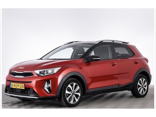 Kia Stonic 1.0 101PK 2-TONE HYBRID DYNAMICLINE APPCARPLAY/ NAVI/P-CAM/CLIMA/2XKEYELSS/PDC/LED/P-GLAS/S&S/DAKRAILS/MEDIA/BTA - 1 EIG./NL AUTO/KM = NAP