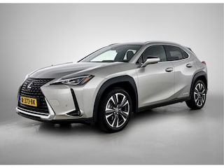 Lexus UX 250h Preference Line | Parkeersensoren | Apple CarPlay / Android Auto | 18" LM Velgen |