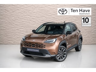 Toyota Yaris Cross 1.5 Hybrid 130 Executive Automaat | Premium Pack | Combimeter, 10” Head-up Display (HUD) | JBL® Premium Sound System met 8 speakers | LED Matrix koplampen met Adaptive High Beam System (AHS) en automa