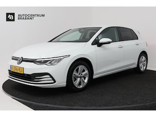 Volkswagen Golf 1.0 TSI Life (CRUISE CONTROL ADAPTIEF, NAVIGATIE, CARPLAY, PARKEERSENSOREN)
