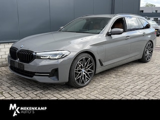 BMW 5-serie Touring 530e High Executive 20"/Leder/Camera/Stoelverwarming/Sfeerverlichting/Apple Carplay & Android Auto