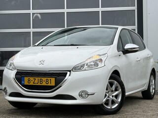 Peugeot 208 1.2 PureTech Style 82pk | Airco | Bluetooth | Cruise control | Isofix bevestiging voor kinderzitjes | Lichtmetalen velgen 15" | Multimedia-voorbereiding | Zeer nette auto!