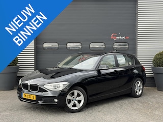 BMW 116i Upgrade Edition | Navigatie | Airco | Parkeersensoren | Lichtmetalen Velgen |