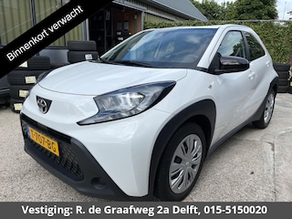 Toyota Aygo 1.0 VVT-i MT Play | SLECHTS 5.200 KM! | Apple Carplay & AndroidAUTO | Camera | 1e eigenaar |