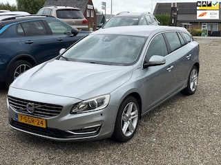 Volvo V60 2.4 D6 AWD Plug-In Hybrid Summum 50km AccuBereik NieuweBanden Dealer Onderhouden