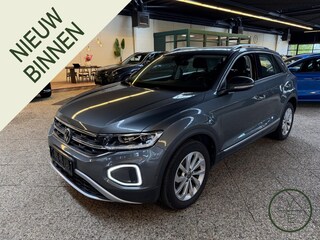 Volkswagen T-Roc 1.5 TSI Style | 53.000KM !! | IQ Light | Facelift Model  Keyless | Camera | Adaptive | trekhaak |