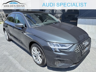 Audi A3 Sportback 40 TFSIe Black Pano CarPlay