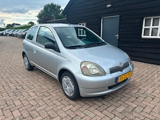Toyota Yaris 1.0-16V VVT-i Luna Airco nieuwe APK