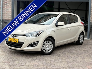 Hyundai i20 1.4i i-Motion Automaat Airco Lage KM