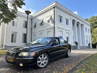 Volvo S60 2.5T SUMMUM, LEDER, NAVIGATIE