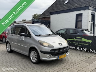 Peugeot 1007 1.6-16V Automaat schakelt soepel ! Nieuwe apk