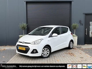 Hyundai i10 1.0i i-Motion Comfort | Climate control | Cruise control | Elektrische ramen | All season banden | NAP | | APK t/m 06-2027!!