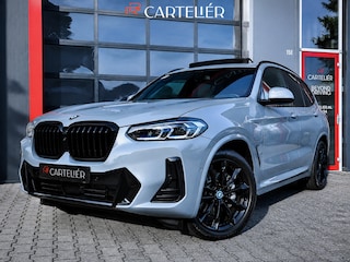 BMW X3 xDrive30e M-Sport Shadow Line | Pano | 360 | Laser Led | Vernasca Leder | Carplay / Android | Trekhaak | Stuurwielverwarming | Stoelverwarming | Keyless | Head-Up | Cruise | Digital Dash | Sfeerverlichting | 20'' LM | Comfort Acces | Dodehoek