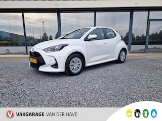 Toyota Yaris 1.5 Hybrid Active | 1e eigenaar | AUTOMAAT | Navigatie | Camera | Adaptieve Cruise Control | Lane Assist |