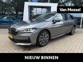 Skoda Superb Combi 1.5 TSI PHEV Sportline Business 204 pk | Automaat | LED | Trekhaak | Achteruitrijcamera | Climate Control | Navigatie | Adaptive Cruise Control | Parkeersensoren | Privacy Glass | Stoelverwarming | Lichtmetalen velgen |