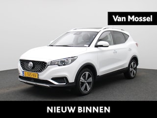 MG ZS EV Luxury 45 kWh | Automaat | Panoramadak | Leder | Navigatie | Airco | Achteruitrijcamera | Apple Carplay / Android Auto | Stoelverwarming | Lichtmetalen Velgen |