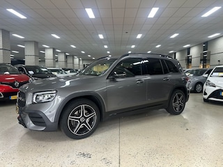 Mercedes-Benz GLB 200 BNS SOLUT. AMG  Night Pakket  Camera  Dodehoekdetectie  Stoelverwarming  Sfeerverlichting