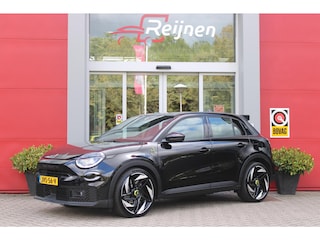 Abarth 600 Turismo 240PK 54 kWh | "TORSEN" MECHANISCH SPERDIFFERENTIEEL | SABELT SPORT STOELEN | 20" LICHTMETALEN VELGEN ABARTH DESIGN | ABARTH BODYKIT | PARKEERSENSOREN ACHTER | ABARTH REMKLAUWEN | ADAPTIVE CRUISE CONTROL | DRAADLOZE APPLE CARPLAY/ANDROID AUTO | DC SNELLAAD FUNCTIE | KEYLESS START | AUTOMATISCH DIMMENDE BINNENSPIEGEL |