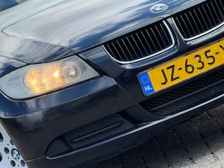 BMW 3-serie Touring 318i- Schwarz Sportief/Ruim - Cruise/Clima - Keurig