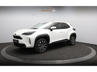 Toyota Yaris Cross 1.5 Hybrid Team D Dealer onderh. / 1ste eigenaar / Camera / Keyless / Privacy glass / Adap. cruise / NAV / 17'' LM velgen