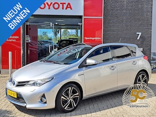 Toyota Auris 1.8 Hybrid Lease Pro PANO CRUISE CONTROL NAVIGATIE STOELVERWARMING DEALER OND.
