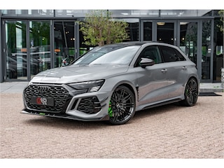 Audi A3 Sportback ABT RS3-R 1/200 Limited Edition 500pk ABT Carbon bodykit | ABT Forged velgen | Nardo grijs - Audi Exclusive | Keramische remmen | Panorama dak | Nappa leder | RS Design pakket groen Dynamic package | Matrix LED | head-up | Privacy glas | Xpel front | Verlengde garantie 5 jaar/ 100.000km | elektrische klep | Comfortsleutel