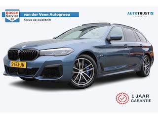 BMW 5-serie Touring 530e xDrive M-sport | Incl. 12 maanden garantie | Assisted driving | Uitklapbare trekhaak | 360° camera | Apple carplay/Android auto | Stoelverwarming voor + achter | Memory zetel | Harman/Kardon audio |