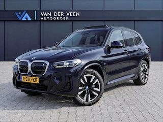 BMW iX3 Executive 80 kWh met Pano | Incl. 12 maanden garantie | SOH 100% | Adaptieve cruise | Elektrische stoelen met geheugen | Stoelverwarming | Navigatie | Rijstrook sensor | Schuif/Kantel dak | Apple Carplay/Android Auto | Parkeersensoren | Parkeer camera |
