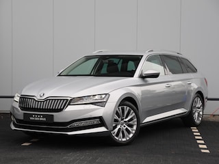 Skoda Superb Combi 1.4 TSI iV Business Edition Plus 218pk DSG | Dealer onderhouden | LED Matrix | Navigatie | Cruise control | Camera | Elektrische voorstoelen | Side Assist |