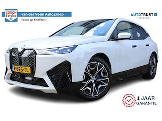 BMW iX xDrive40 Executive 77 kWh | SoH 100% | Incl. 12 maanden Garantie | 1e Eigenaar | 360° Camera | Elektrisch verstelbare stoelen/stuurwiel | Dodehoekdetectie | Stoelverwarming | Elektrische kofferbakklep | Draadloze telefoonlader | Keyless entry/start | 22 Inch LMV | Origineel NL Auto | NAP |