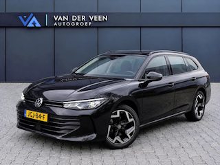 Volkswagen Passat Variant 1.5 eTSI 150 pk | Incl. 12 maanden Garantie | Stoel/stuur verwarming | Achteruitrijcamera | Adaptive cruise controle | Dodehoekdetectie | Parkeersensoren V+A | Navigatie | Apple CarPlay/Android Auto | Draadloze telefoonlader | Climate controle | Lane assist | Keyless start | LED Koplampen | 18 Inch LMV | Schakelmogelijkheid aan stuurwiel |